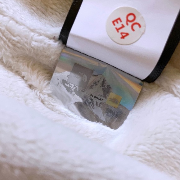 The North Face Women’s Shelbe Raschel Hoodie Jacket - Picture 9 of 9